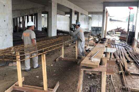 Caraguatatuba bate recorde no 3º trimestre e supera 1 mil alvarás de obras em 2022 Caraguatatuba bate recorde no 3º trimestre e supera 1 mil alvarás de obras em 2022