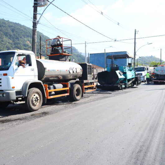 Prefeitura executa recapeamento em vias do Casa Branca e Cidade Jardim