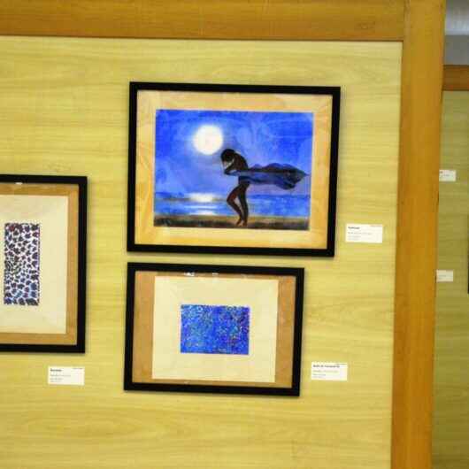 Exposição ‘Primavera com Marisa’ celebra carreira da artista plástica Marisa Di Giaimo no Teatro Mario Covas Exposição ‘Primavera com Marisa’ celebra carreira da artista plástica Marisa Di Giaimo no Teatro Mario Covas
