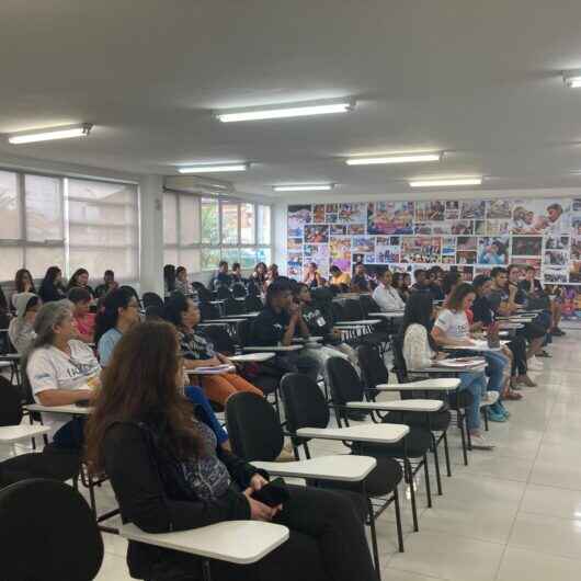 Prefeitura de Caraguatatuba ouve propostas de adolescentes para Conferência dos Direitos da Criança e Adolescentes