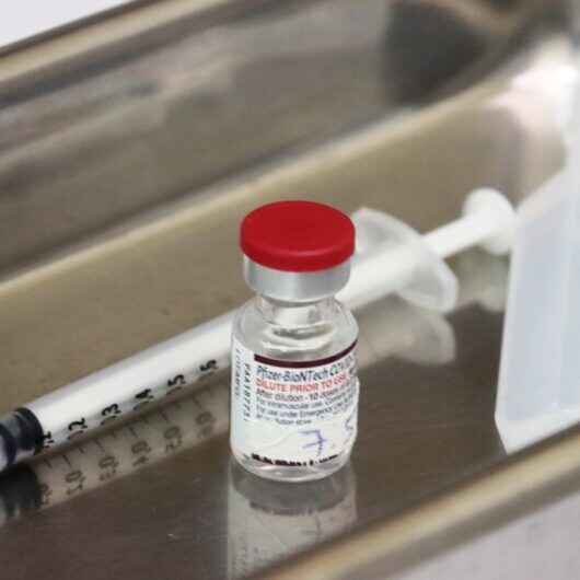 Caraguatatuba reforça vacinação contra Covid-19 para crianças de seis meses a menores de três anos com comorbidades