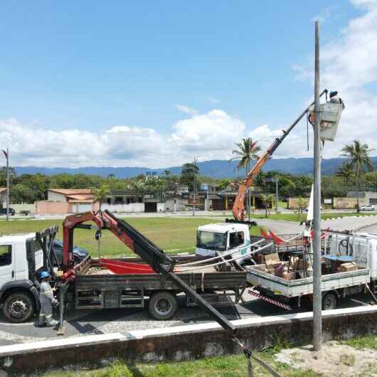 Caraguatatuba segue com nova iluminação da orla até o Porto Novo