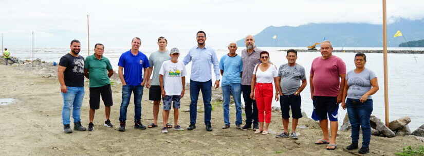 Dia do Rio: Prefeito de Caraguatatuba e pescadores visitam obras no Rio do Juqueriquerê