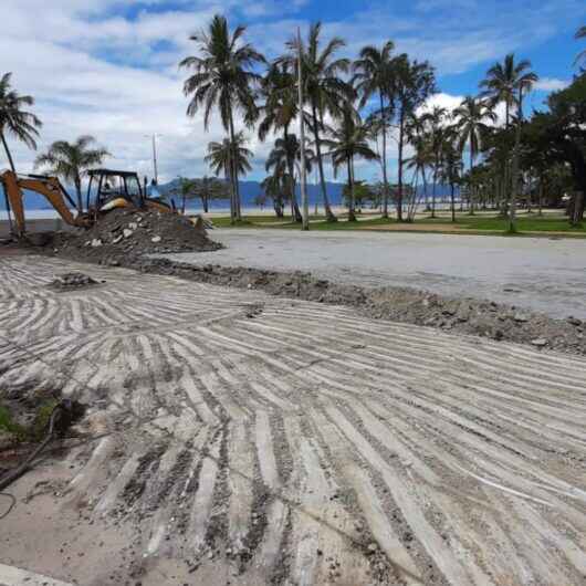 Prefeitura de Caraguatatuba reforma quadra de basquete da Praça Ton Ferreira