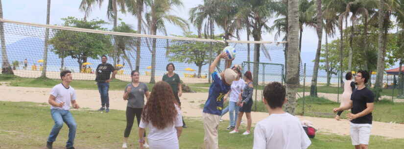 Praia Acessível e Espaço Aventura tem dia de intercambio entre escolas bilíngues de Caragua e São José
