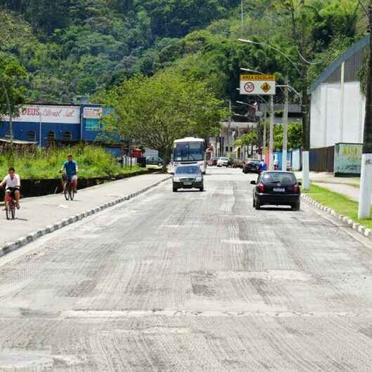 Prefeitura de Caraguatatuba finaliza obras de recapeamento nos bairros Cidades Jardim e Casa Branca