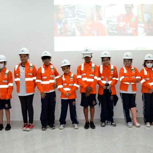 Alunos da rede municipal de ensino de Caraguatatuba visitam Unidade de Tratamento de Gás Monteiro Lobato