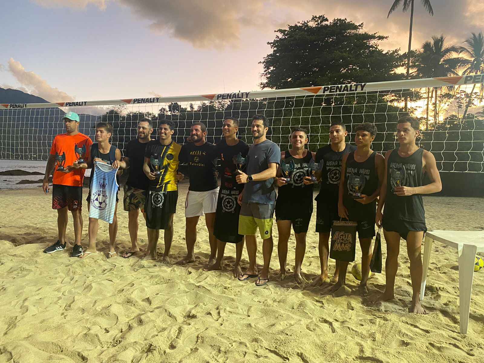 Duplas de Caraguatatuba vencem Campeonato de Futevôlei em São Sebastião