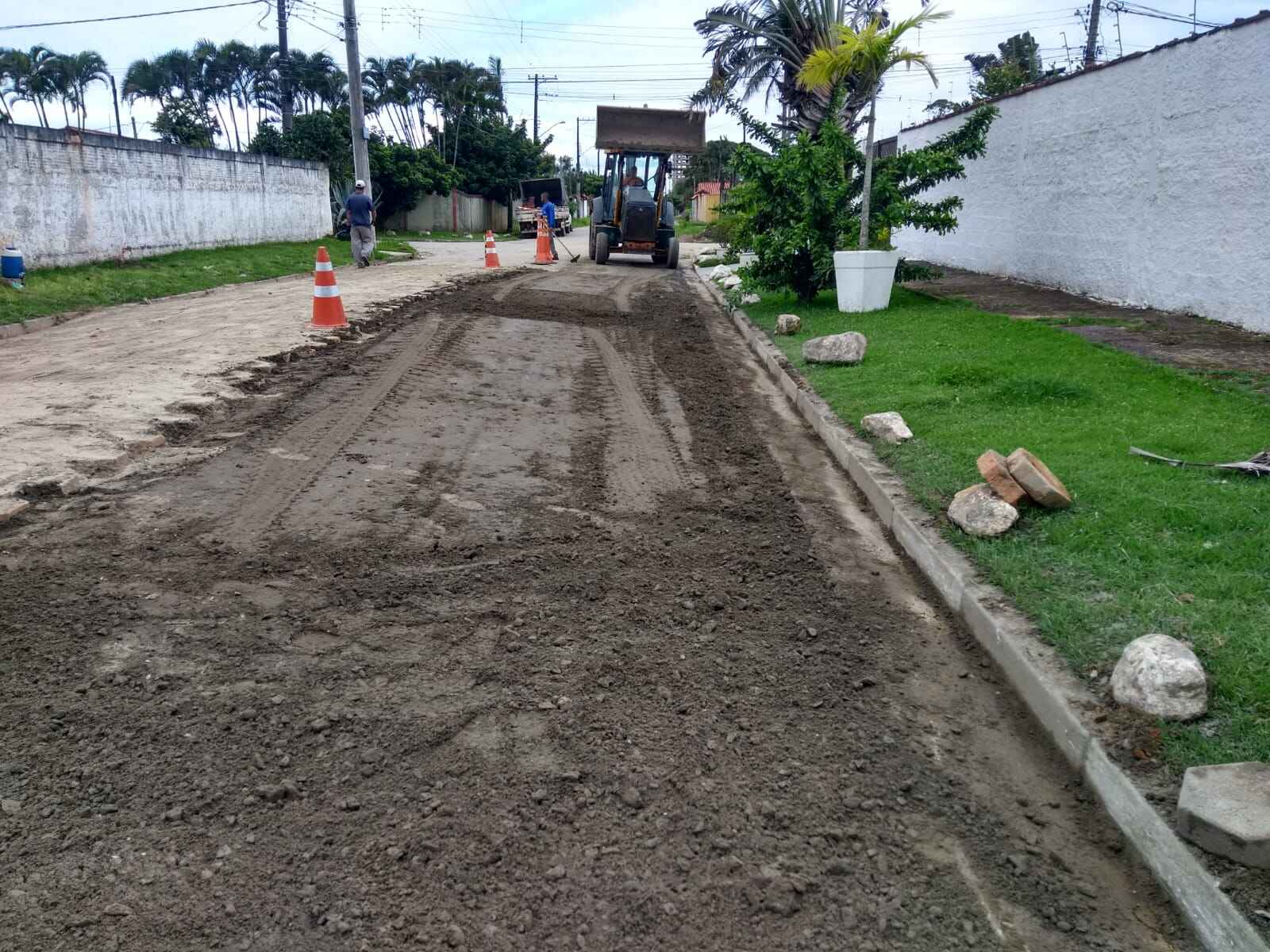 Caraguatatuba continua com realinhamento de bloquetes no Massaguaçu