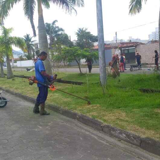 Caraguatatuba promove limpeza e roçada no Tinga, Aruan, Jardim Jaqueira e Martim de Sá