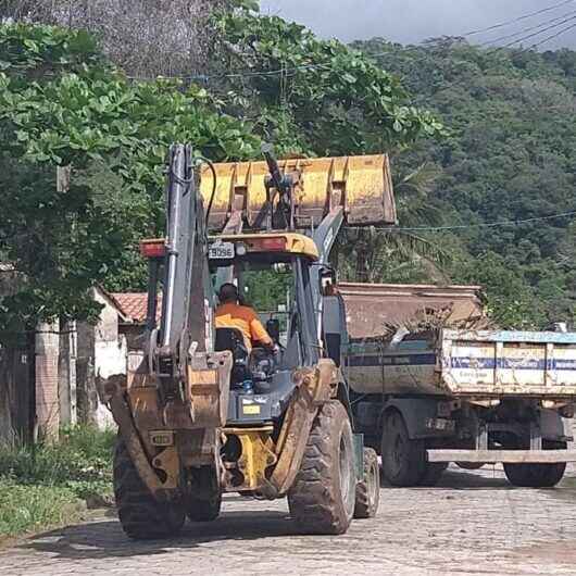 Prefeitura de Caraguatatuba intensifica ação de limpeza ‘bota-fora’ nos bairros