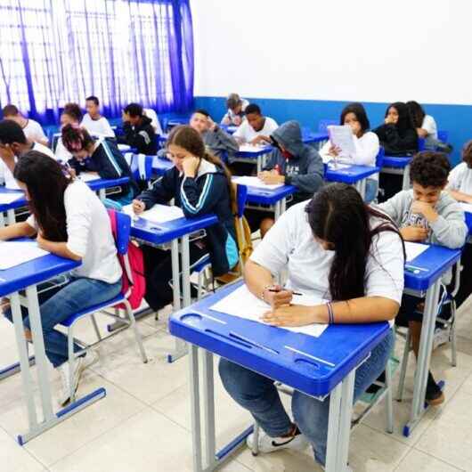 Alunos do Ensino Fundamental das redes municipal e estadual de Caraguatatuba fazem provas do SARESP nesta quarta e quinta