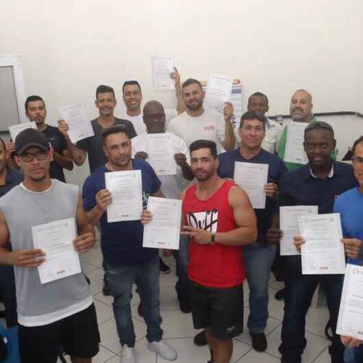 Fundo Social de Caraguatatuba entrega certificados e finaliza ano com 264 alunos formados