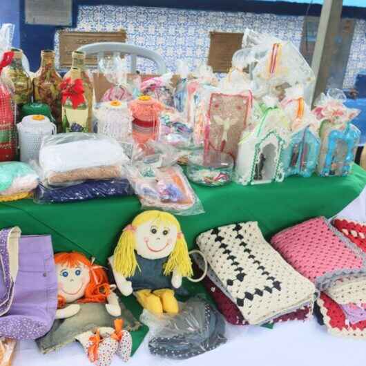 Artesanatos com preços acessíveis podem ser encontrados no Bazar de Natal do Fundo Social até amanhã (9)