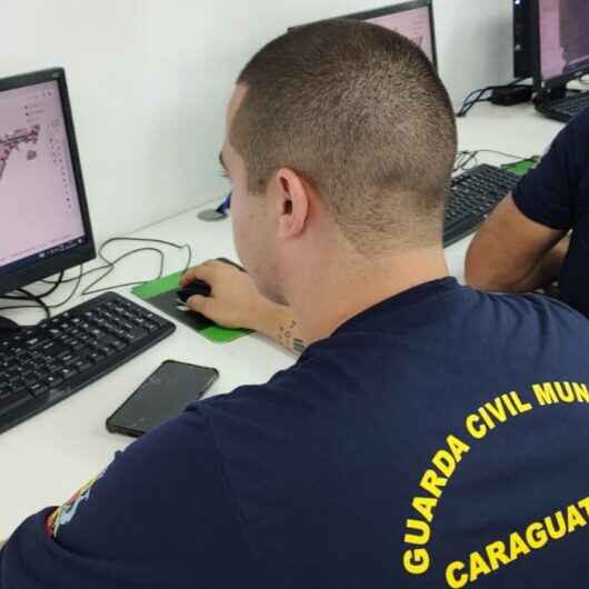 GCMs de Caraguatatuba aprendem utilizar aplicativo criado para a corporação