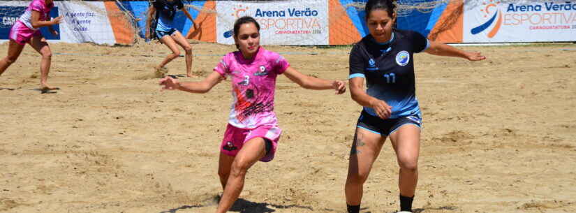 Perfil do Beach Soccer publica imagens das meninas no treino