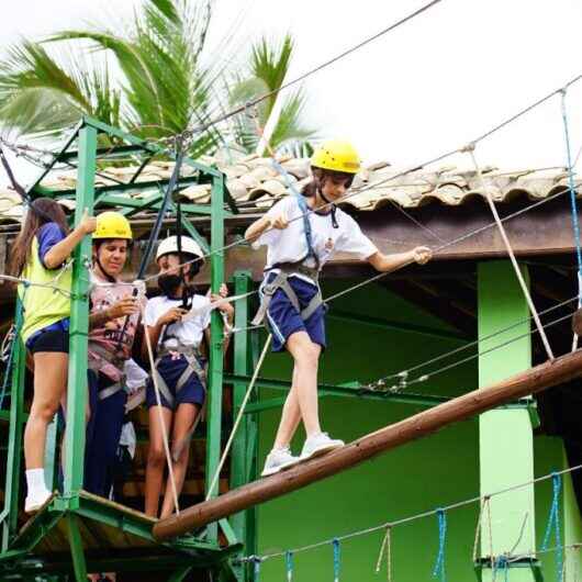 Alunos de Escola Municipal do Porto Novo têm tarde de lazer no Espaço Aventura