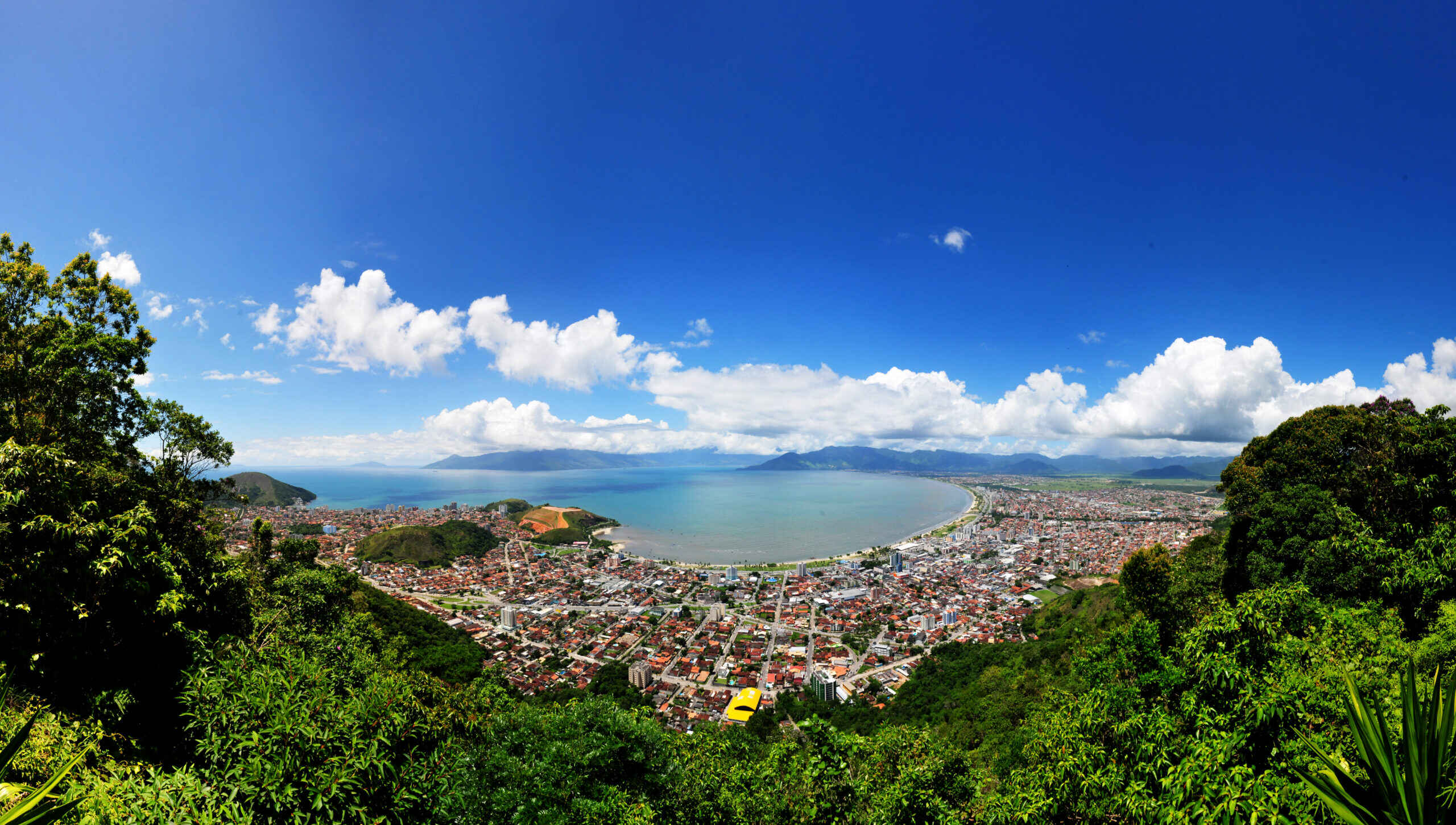 Caraguatatuba é destaque da Revista Exame como destino turístico para o fim do ano