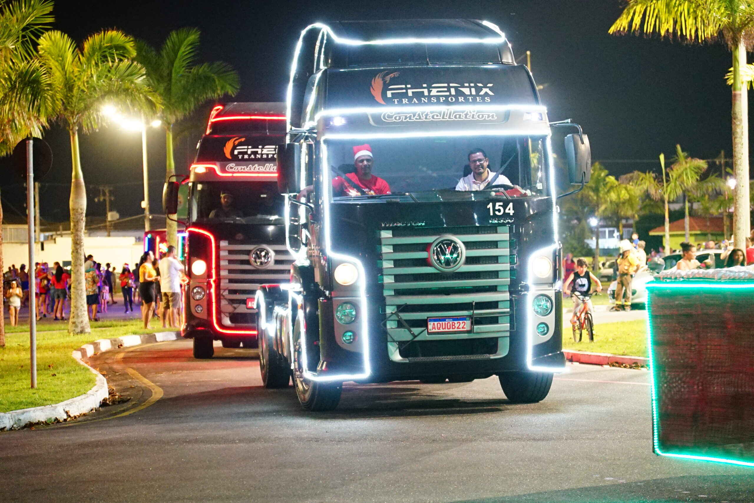 Carreata de Natal emociona e reúne 20 mil pessoas pela Avenida da Praia de Caraguatatuba