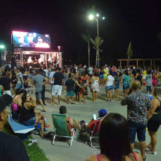 Unidade Móvel de Cultura do Sesi reúne pagode, forró e sertanejo no Travessão Unidade Móvel de Cultura do Sesi reúne pagode, forró e sertanejo no Travessão