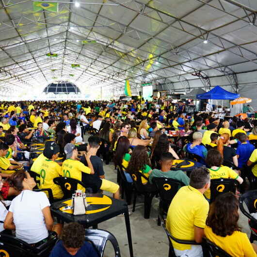 Prefeitura de Caraguatatuba reforça entrada solidária com entrega de roupa ou alimento na “Arena Caraguá em Copa”