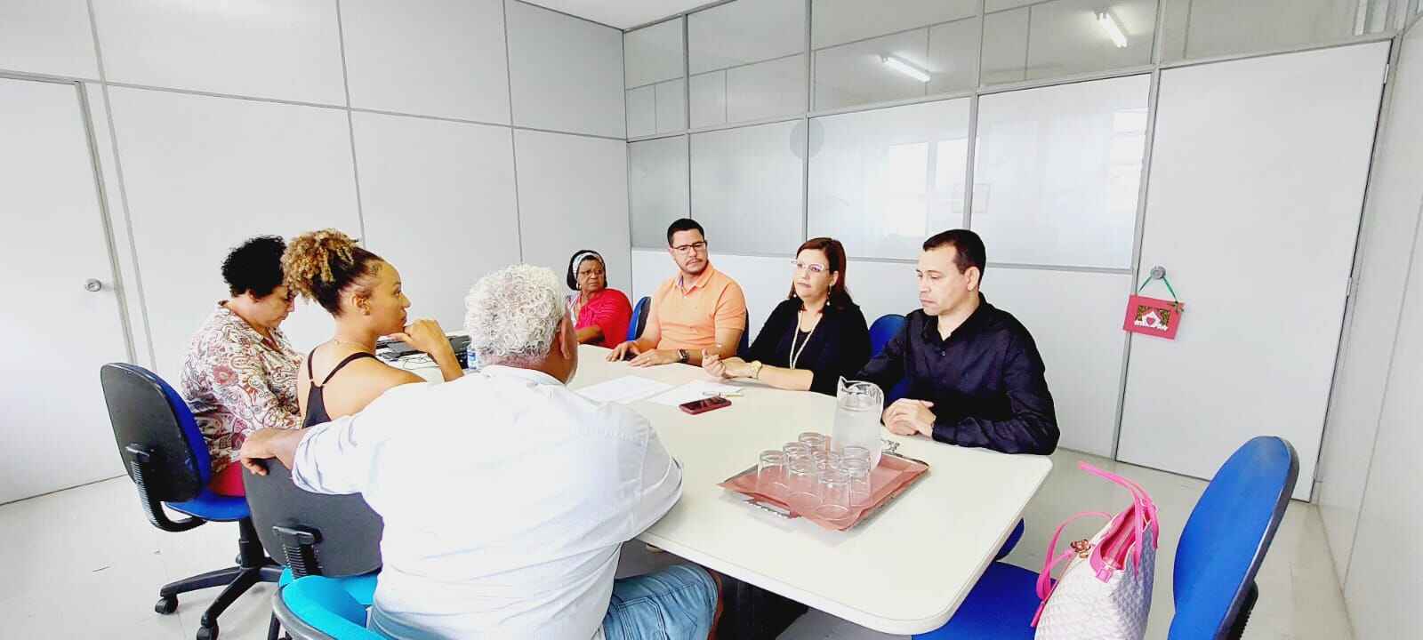 Prefeito de Caraguatatuba assina convênio de R$ 250 mil com Itaú Social para projeto em escolas municipais