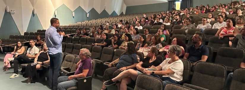 Prefeito de Caraguatatuba inicia semana em reunião estratégica com funcionários do Social