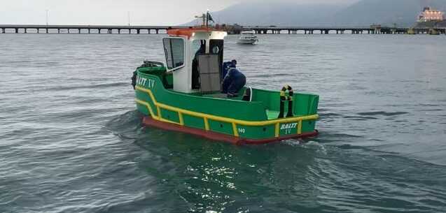 Prefeitura de Caraguatatuba segue com operação para desassorear o canal do Rio Juqueriquerê