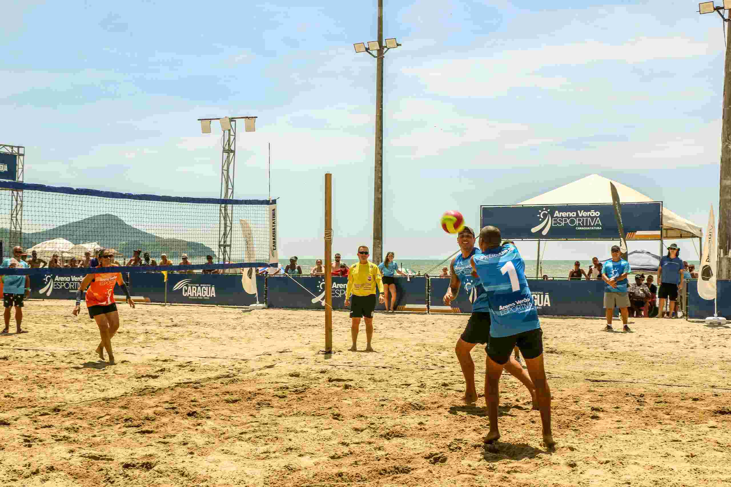 Arena de Esportes da Praia Central recebe redes de proteção