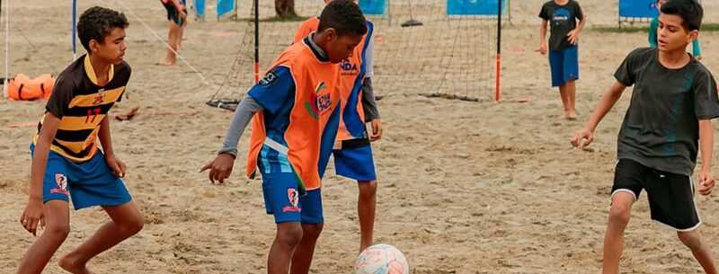 Alunos das escolinhas esportivas de Caraguatatuba podem fazer rematrículas de 17 a 31 de janeiro