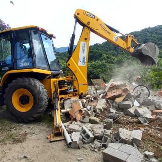 Prefeitura de Caraguatatuba impede construção irregular em área de preservação