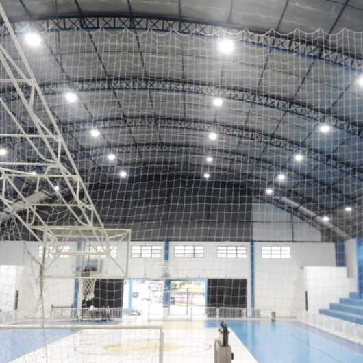Prefeitura de Caraguatatuba promove instalação de nova iluminação em 11 ginásios esportivos