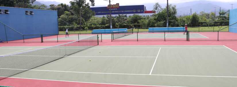 Prefeitura de Caraguatatuba reforma campos e quadras society, de tênis e beach tennis