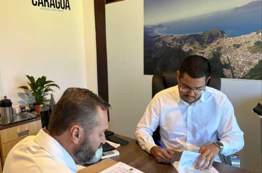 Prefeito de Caraguatatuba assina Acordo de Cooperação com SPU para ordenamento e gestão da orla Prefeito de Caraguatatuba assina Acordo de Cooperação com SPU para ordenamento e gestão da orla