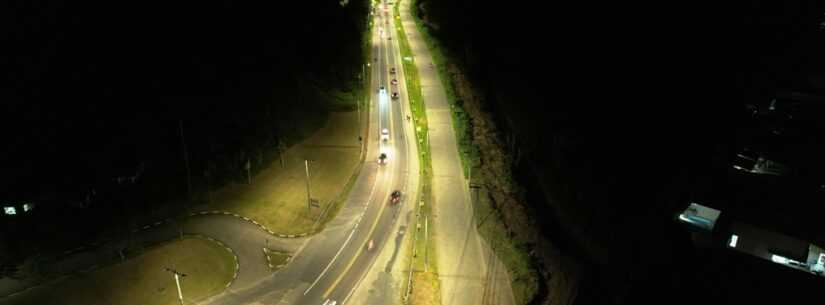 Rodovia que dá acesso ao bairro Jetuba recebe iluminação em LED