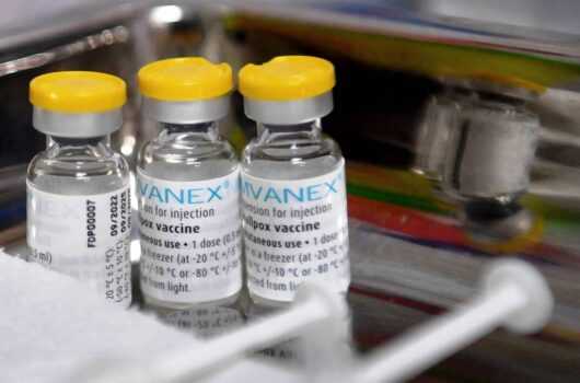 Caraguatatuba inicia agendamento da vacinação Monkeypox para grupos de risco Caraguatatuba inicia agendamento da vacinação Monkeypox para grupos de risco