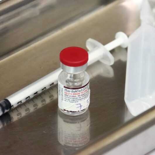 Prefeitura inicia aplicação da vacina bivalente contra Covid-19 em pessoas com comorbidades acima de 12 anos