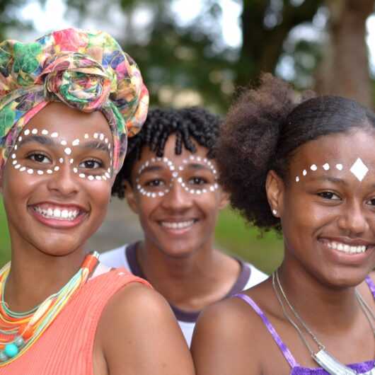 Eleitos do Projeto Negritude Caiçara realizam ensaio fotográfico