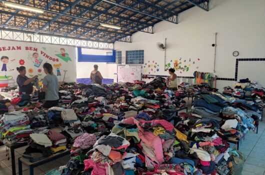 Dia da Família na Escola: sete unidades escolares funcionam neste sábado para entrega de doação de roupas Dia da Família na Escola: sete unidades escolares funcionam neste sábado para entrega de doação de roupas