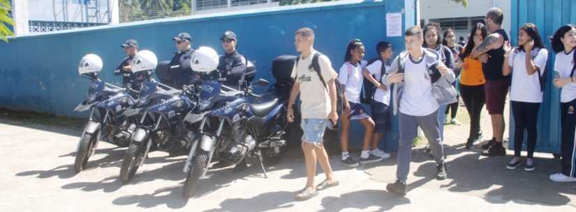 Prefeitura de Caraguatatuba inicia rondas da Patrulha Escolar Municipal e treina equipe gestora para botão SOS Escola