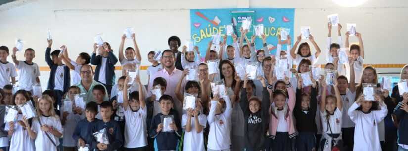 Prefeitura entrega mais de 11 mil kits de escovação aos alunos da rede municipal de Caraguatatuba