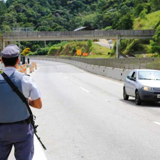 Prefeito de Caraguatatuba participa da liberação do trecho no km 52 da Rodovia dos Tamoios
