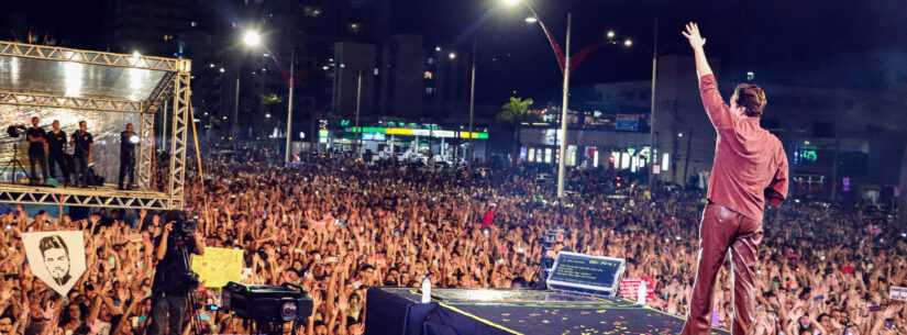 Show de Luan Santana reúne mais de 40 mil pessoas em Caraguatatuba