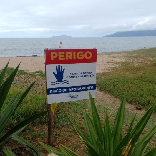 Prefeitura de Caraguatatuba instala novas placas com alerta e restrições em praias