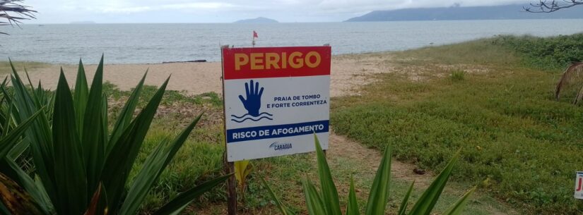 Prefeitura de Caraguatatuba instala novas placas com alerta e restrições em praias