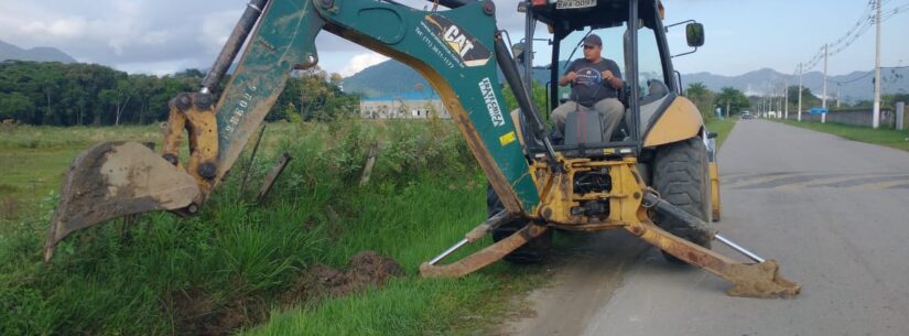 Prefeitura continua com ações de limpeza de valas nos bairros