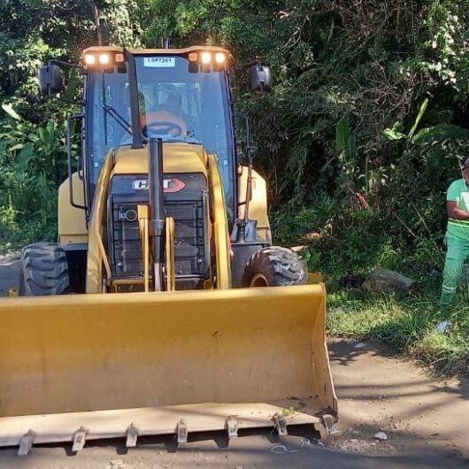 Cercamento em área pública é impedido durante fiscalização da Prefeitura