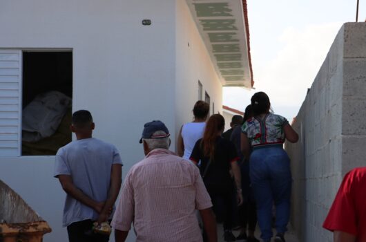 Prefeitura realiza primeira reunião pré-ocupação com futuros moradores das unidades habitacionais do bairro Golfinhos Prefeitura realiza primeira reunião pré-ocupação com futuros moradores das unidades habitacionais do bairro Golfinhos