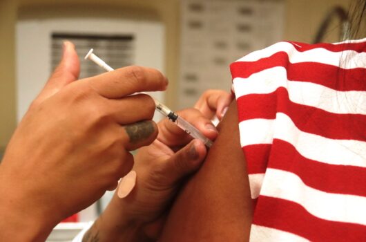 Sábado é ‘Dia D de Vacinação’ nas Unidades Básicas de Saúde de Caraguatatuba