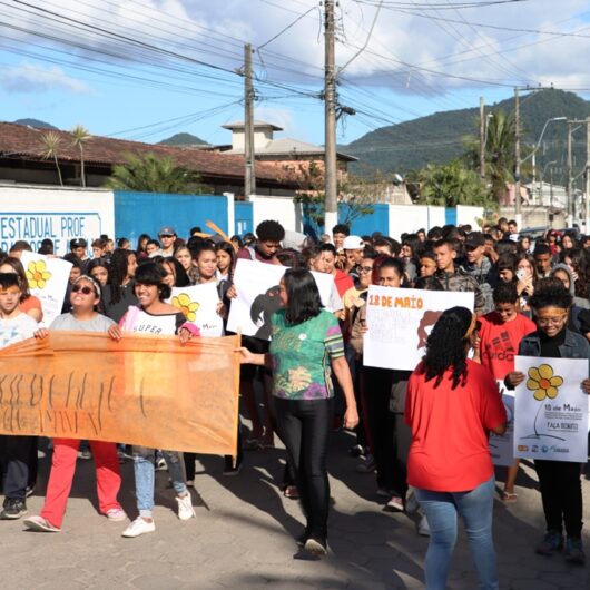 Prefeitura conscientiza sobre o Dia Nacional de Combate ao Abuso e à Exploração Sexual de Crianças e Adolescentes